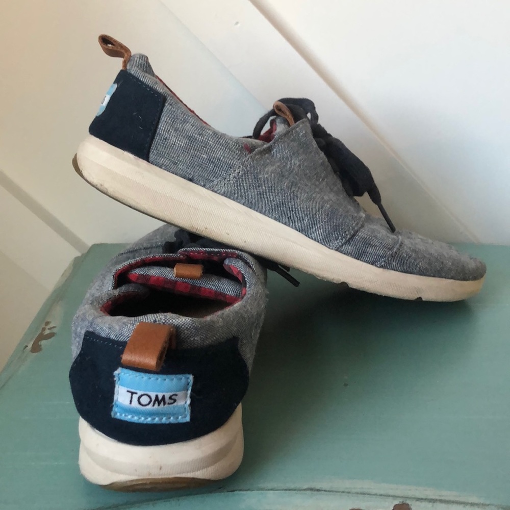 Toms Size 6.5